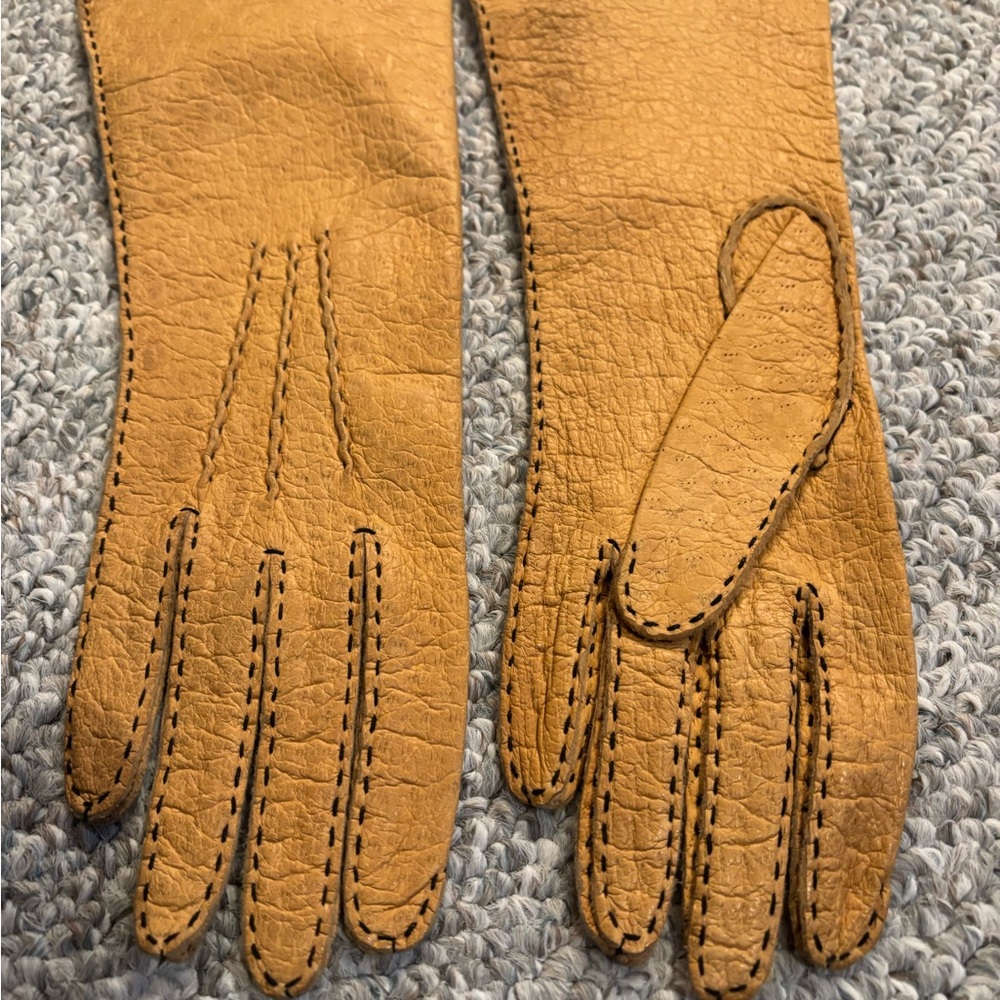 Women’s Pigskin soft Tan Leather Gloves - 6